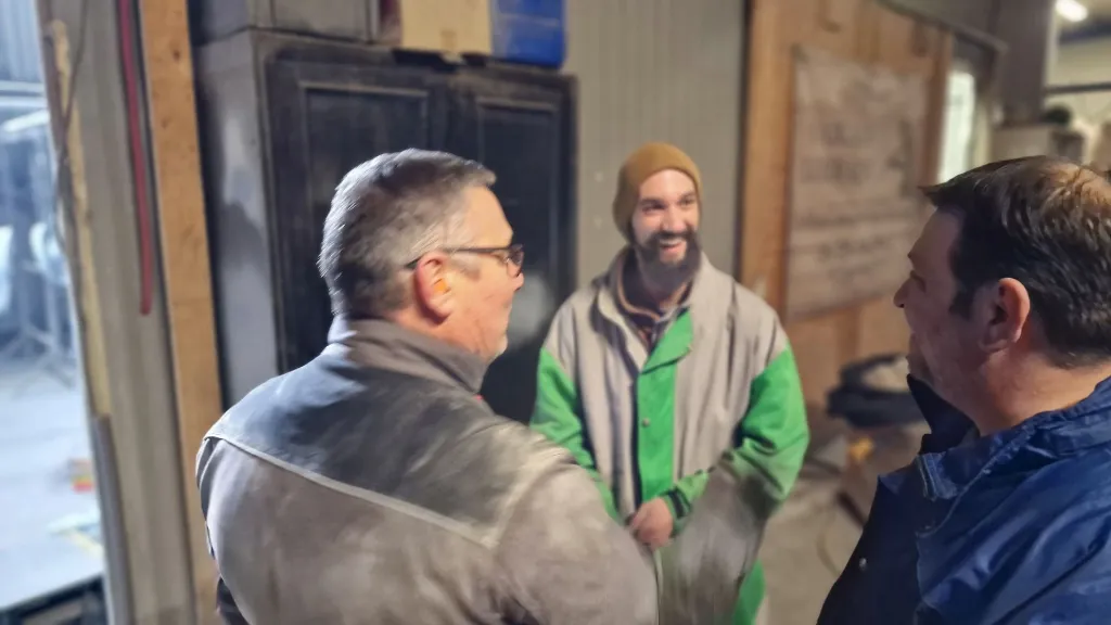 Échange entre participants à l’atelier Sablage Lorraine